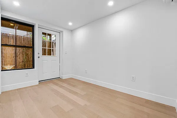 Rented by Compass | media 17