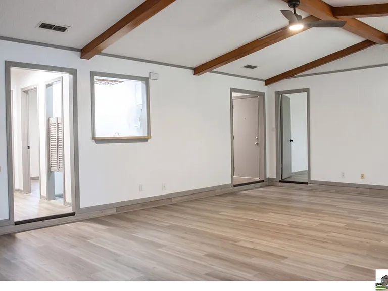 1410 Becker Dr — Photo 3