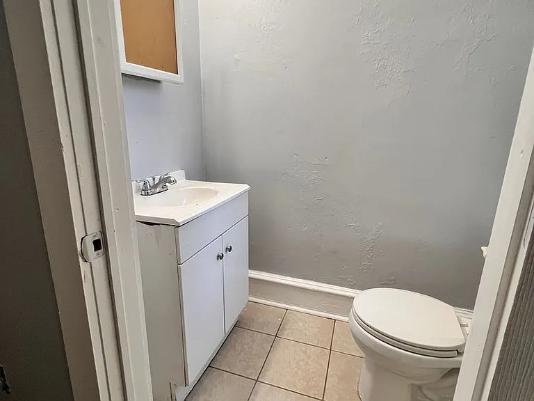 233 N Ramsey St — Photo 6