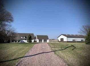 43844 304th St, Yankton, SD 57078