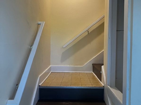 326 Sweet St NE #2