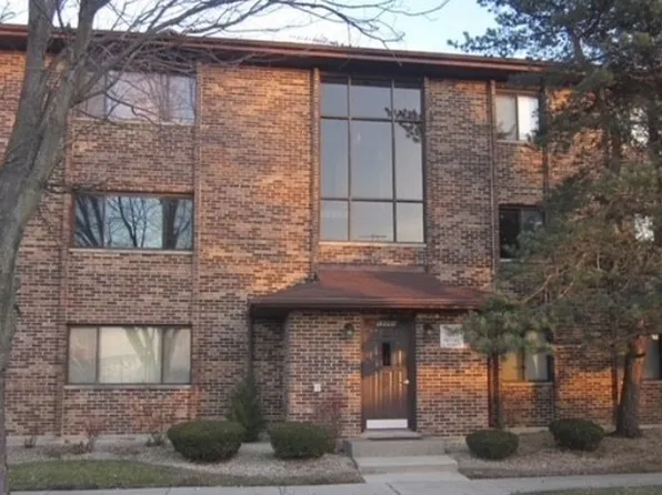 19501 Lake Shore Dr APT 2S, Lynwood, IL 60411