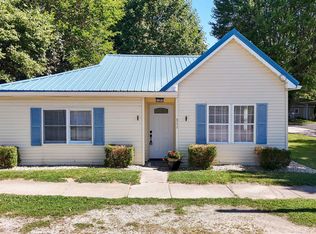 311 E 3rd St, Warren, IN 46792