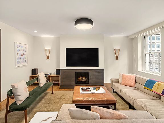 2nd image of 130 E 67th St #4/5C