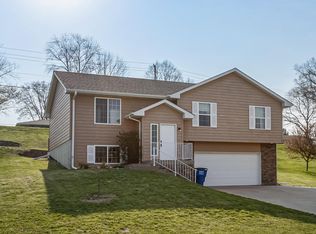 1219 N Cherry St, Avoca, IA 51521