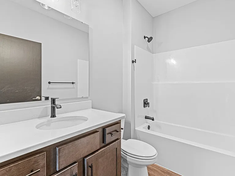 Spring Rose Cir — Photo 37