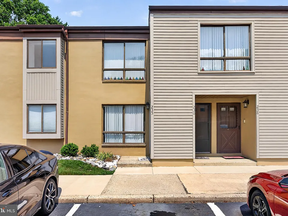 235 James Ct