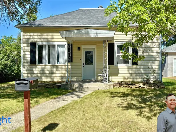 528 S 8th St, Douglas, WY 82633