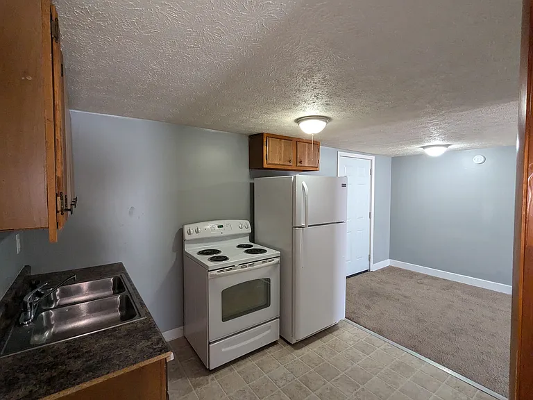 235 Maud Ave #8 — Photo 4