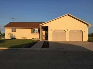 538 5th St NW, Gwinner, ND 58040