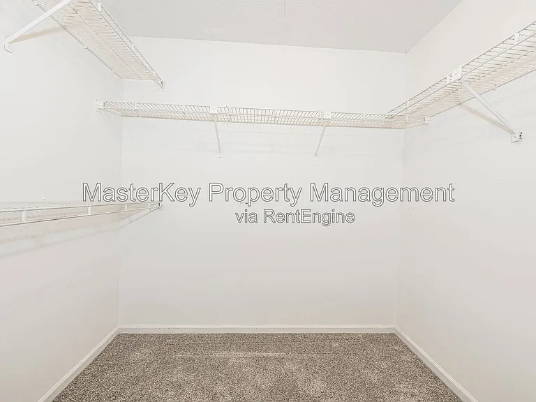 104 Castle Bay Ct — Photo 12