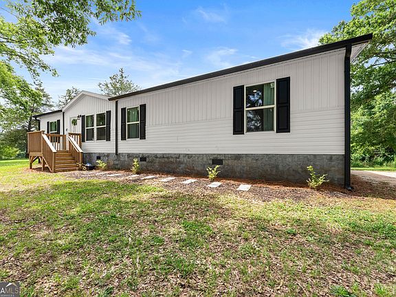 3rd image of 4046 Holly Springs Rd