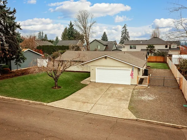 182 NE 14th Ave, Canby, OR 97013