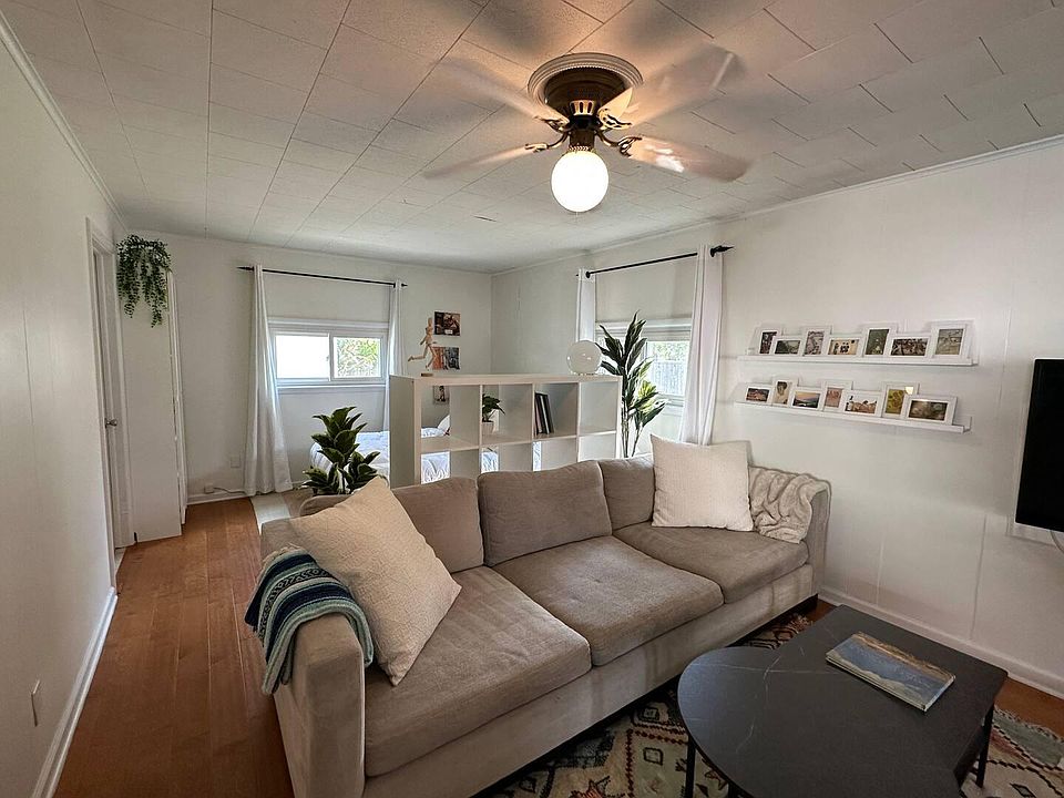 1st image of 1120 E 35th Pl #2