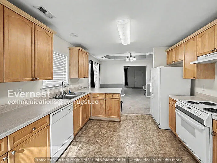 212 Saint John Dr — Photo 5