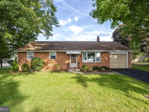 389 W Lexington Rd, Lititz, PA 17543