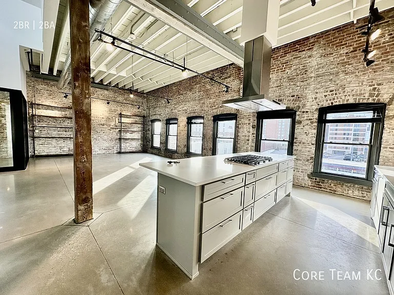 1513 Walnut St #502 — Photo 9