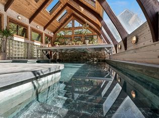 1 Burkeshire Dr, Sag Harbor, NY 11963