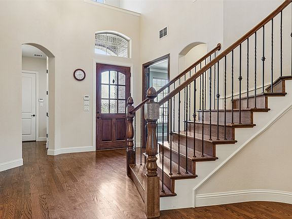 2nd image of 1225 Huron Dr