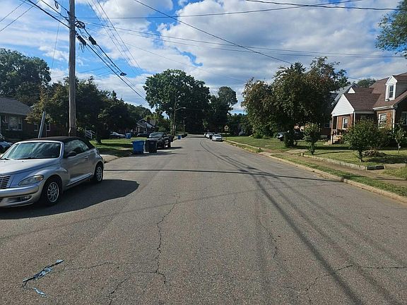 4th image of 3510 Valley View Ave NW