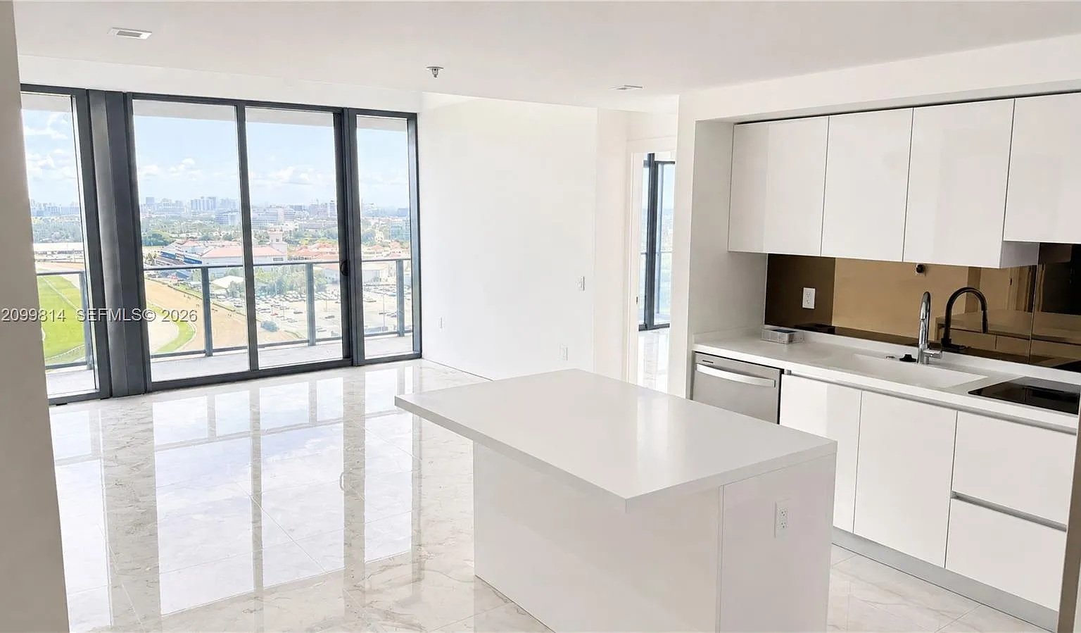Oasis Hallandale — Photo 4