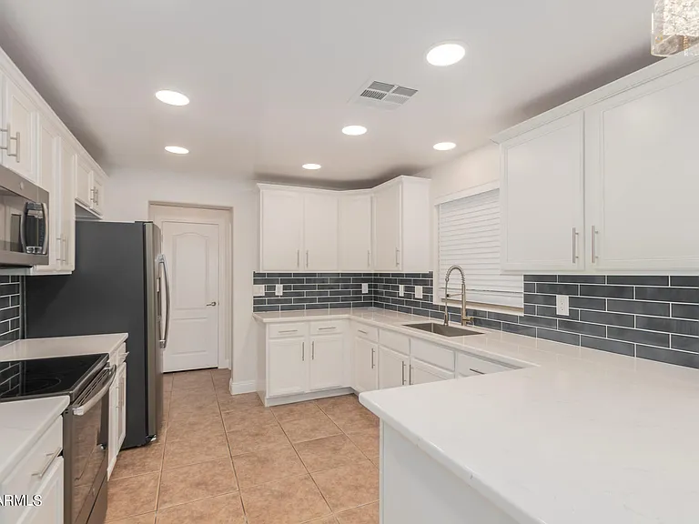 3031 E Harrison St — Photo 10