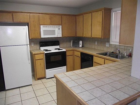 3rd image of 107 Westchase Dr