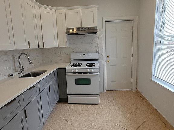 5th image of 2302 E Albert St