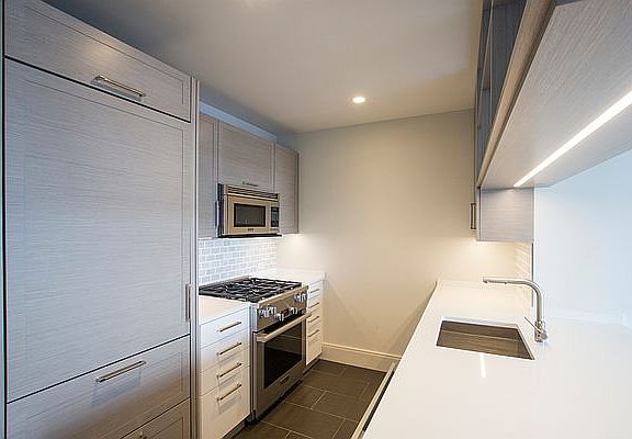 3rd image of 555 10th Ave APT 21K