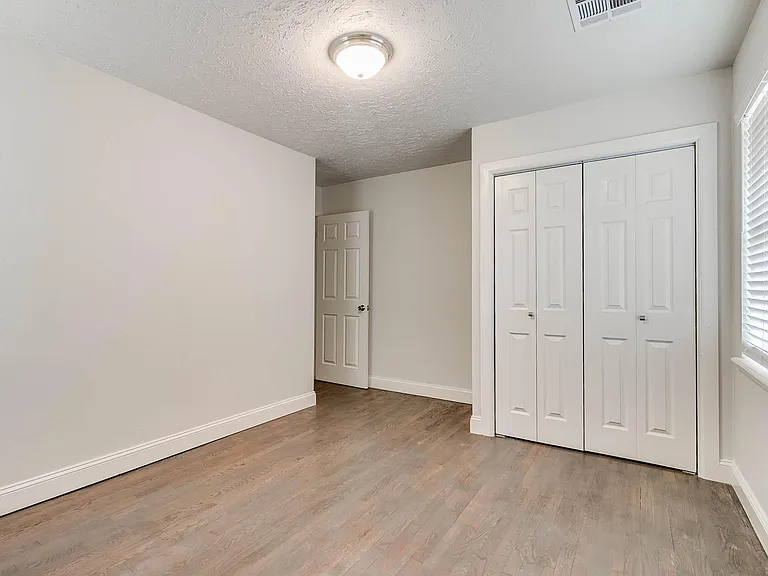 10736 Whitehaven Rd — Photo 22