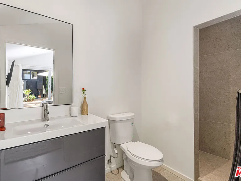 947 Amoroso Pl — Photo 11