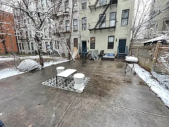 Rented by Tapiro Realty