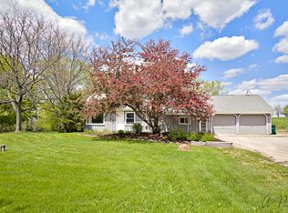 7318 Barnard Mill Rd, Ringwood, IL 60097