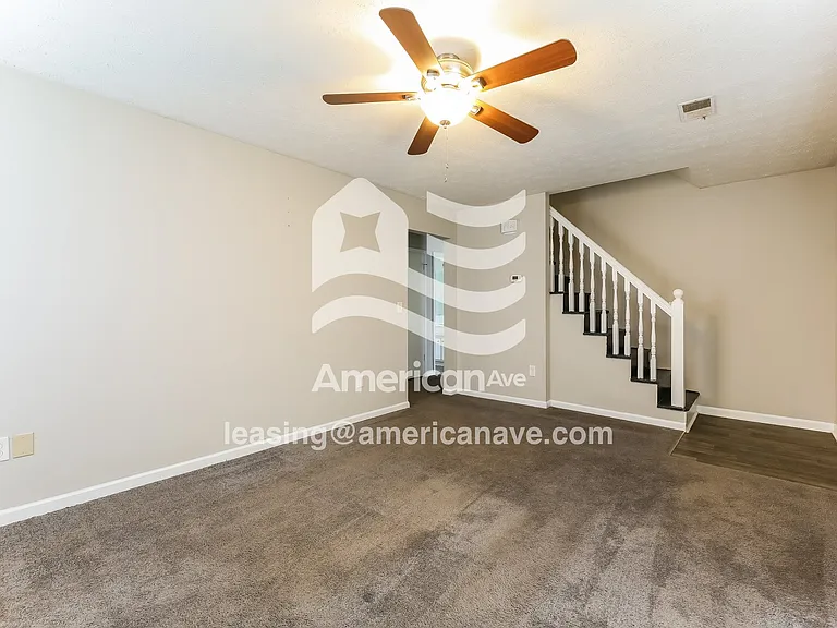 23502_003_living_room_13736752.jpg