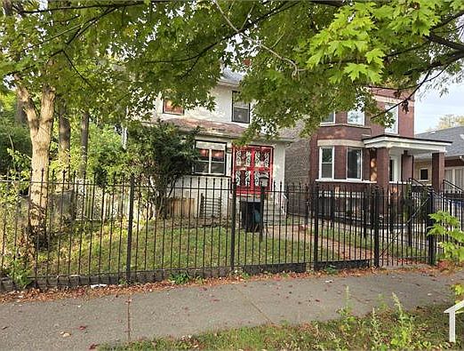 2nd image of 7840 S Saginaw Ave