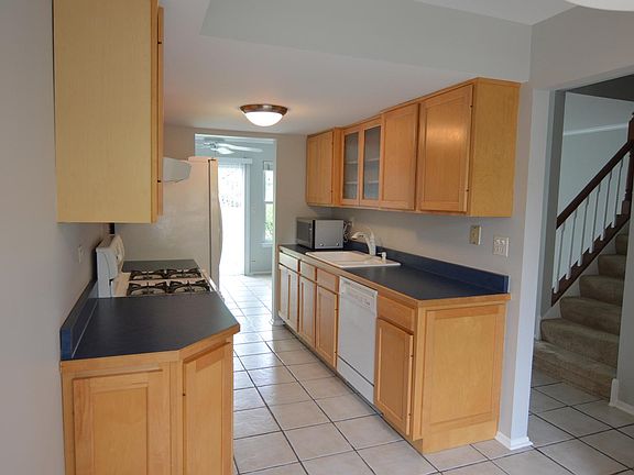 4th image of 1828 Quaker Hollow Ln Unit 1828