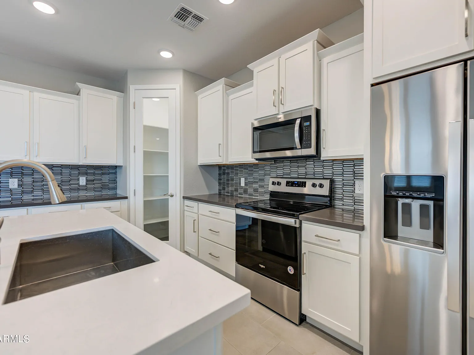 3 bed, 2.0 bath, 1525 sqft, $2,295 — Photo 4