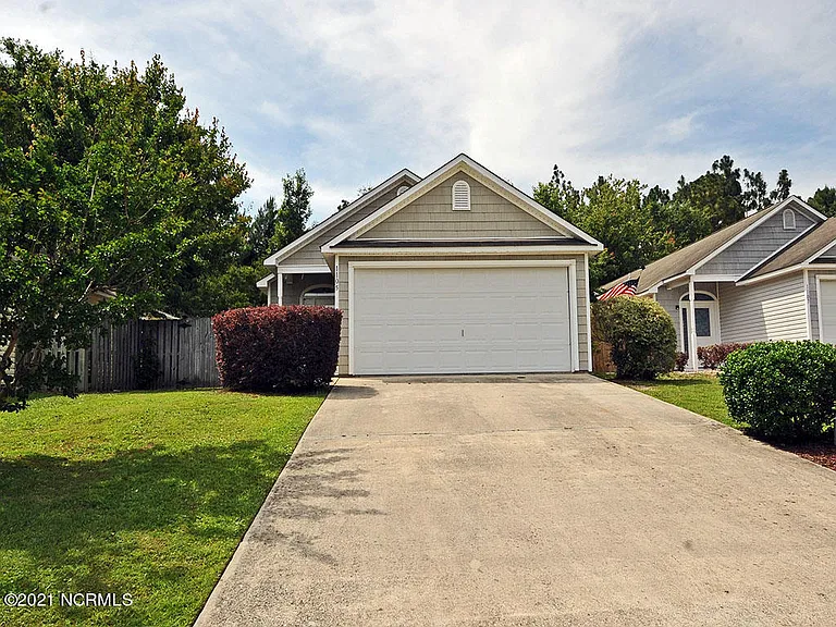 1105 Loman Ln — Photo 1