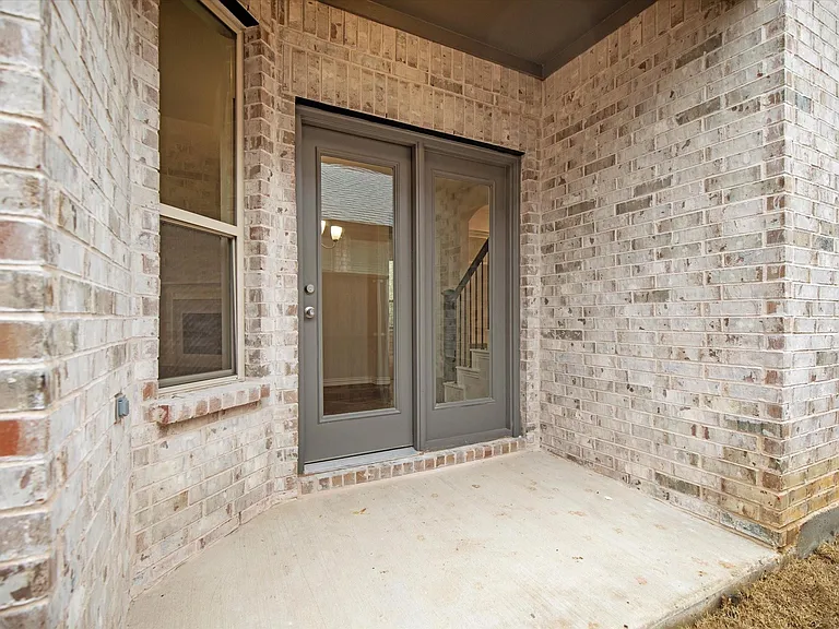 2036 Almassera Dr — Photo 13