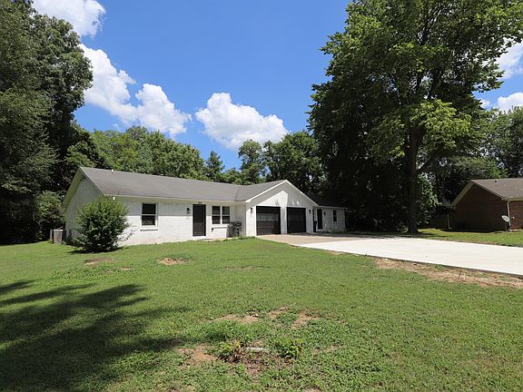 2nd image of 956 Heritage Pl