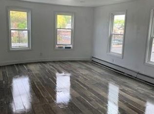 576 Franklin St APT 1, Worcester, MA 01604