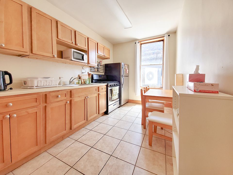 1st image of 844 Saint Johns Pl APT 2