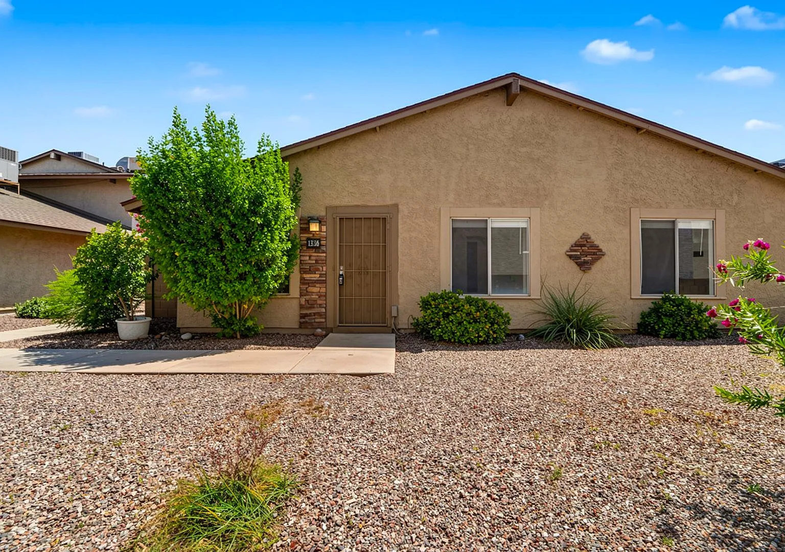 Well-Maintained 3-Bedroom Home Close to Shopping, Dining & Freeways! — Photo 1