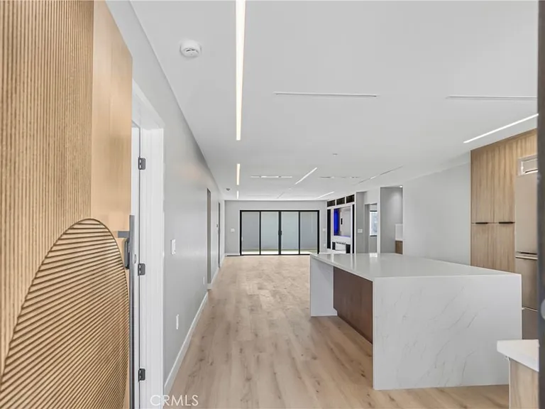 20522 Sherman Way — Photo 6