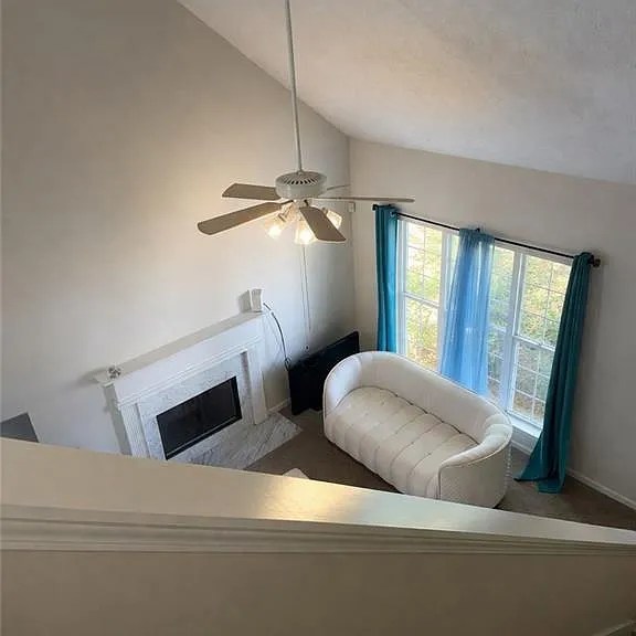 301 Saint Charles Ave — Photo 3