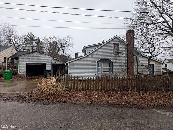 3rd image of 1519 Lake Rd