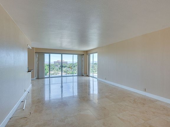 4th image of 3111 Bel Air Dr Unit 6H