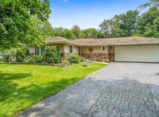 6092 Halverson Dr, Rockford, IL 61109