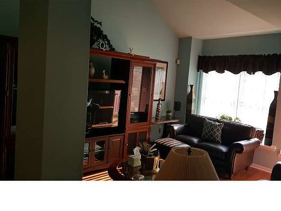 5th image of 620 Kendall Dr