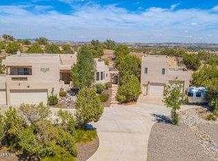 6420 Lakewood Dr, Farmington, NM 87402